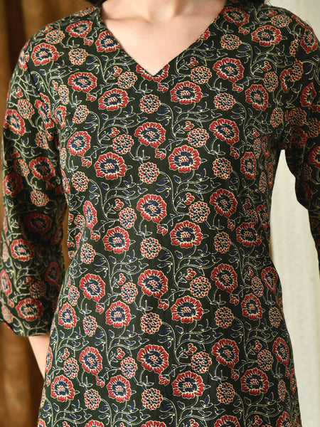 Bottle Green Jaal Pure Cotton Casual 3/4th Sleeves Top for women