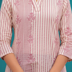 Light Pink Pure Cotton Casual Straight Fit 3/4Th Sleeves Top For Women