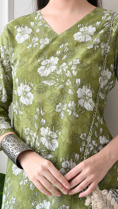 Dusty Mehendi Flower Pure Cotton Casual 3/4th Sleeves Top for women