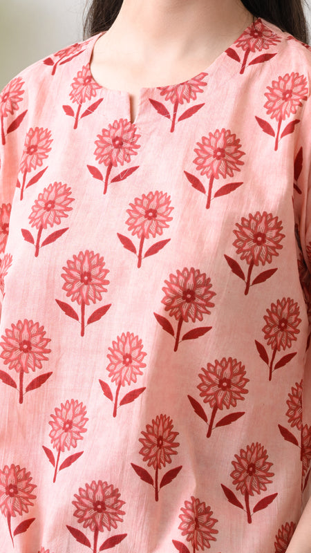 Peach Daisy Pure Cotton Casual 3/4th Sleeves Top for women