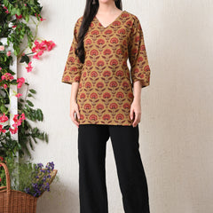 Peru Flower Block Pure Cotton Casual 3/4th Sleeves Top for women