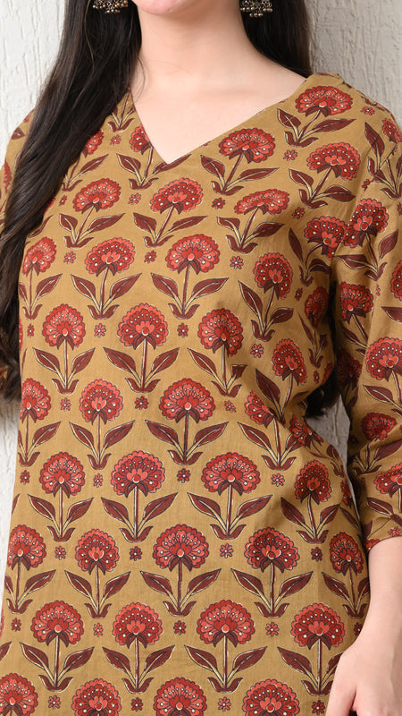 Peru Flower Block Pure Cotton Casual 3/4th Sleeves Top for women