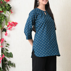 Teal Micro Flower Pure Cotton Casual 3/4th Sleeves Top for women
