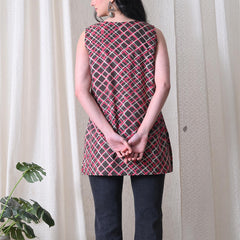 Grey Pink Checks casual A-line v-neck sleeveless top for women