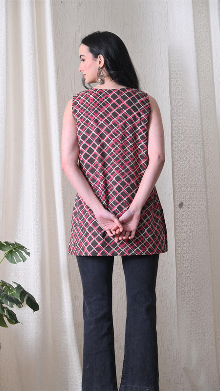Grey Pink Checks casual A-line v-neck sleeveless top for women
