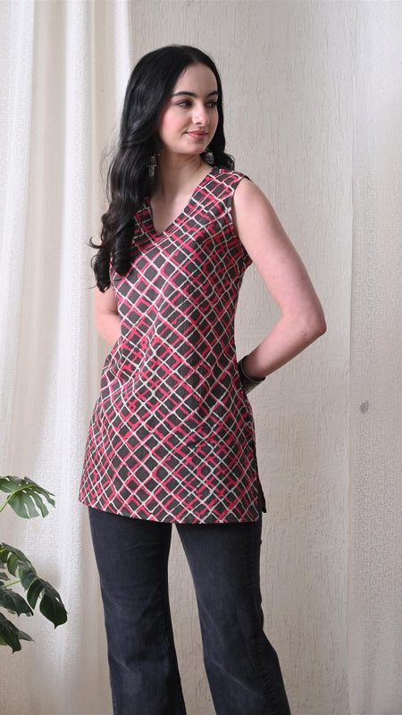 Grey Pink Checks casual A-line v-neck sleeveless top for women