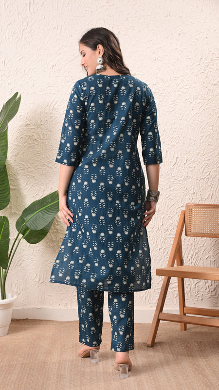 Teal Floral Straight kurta pant set with Sleeves