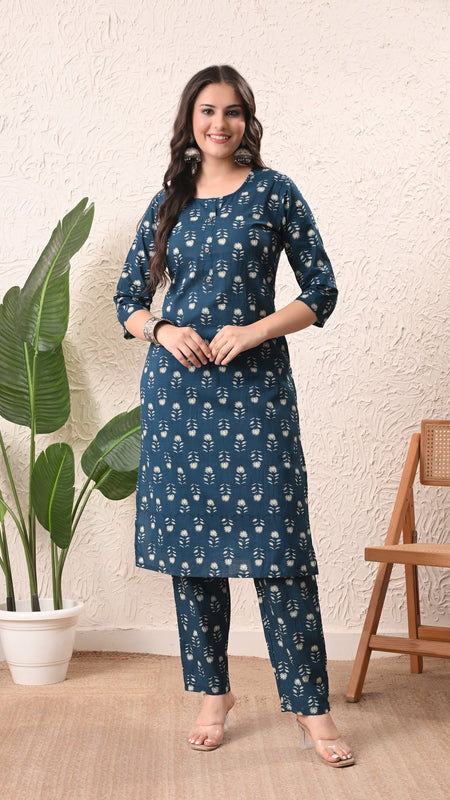 Teal Floral Straight kurta pant set with Sleeves
