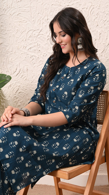 Teal Floral Straight kurta pant set with Sleeves