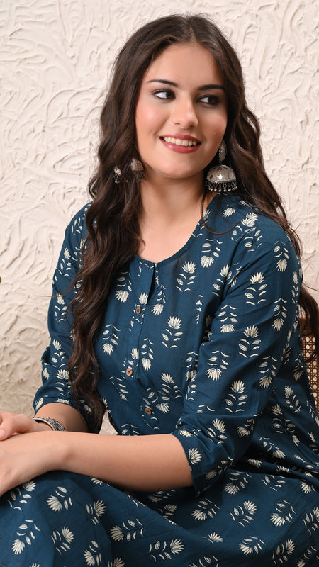 Teal Floral Straight kurta pant set with Sleeves