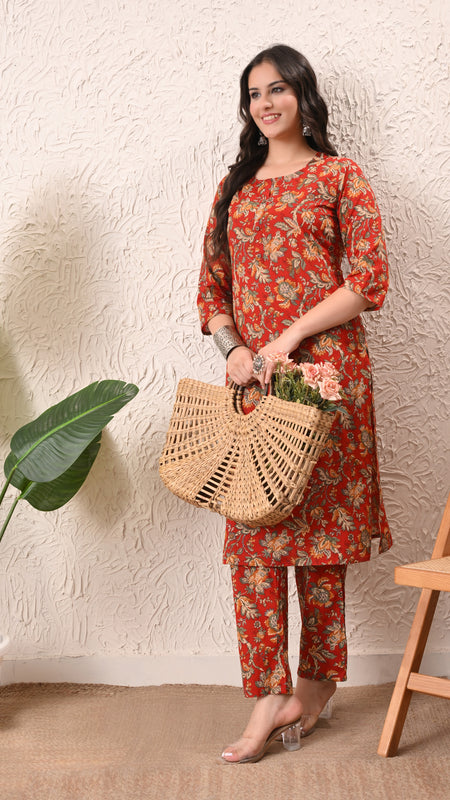 Red Jaal Straight kurta pant set with Sleeves