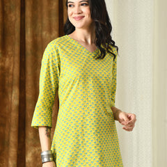 Lemon Green Pure Cotton Casual 3/4th Sleeves Top for women