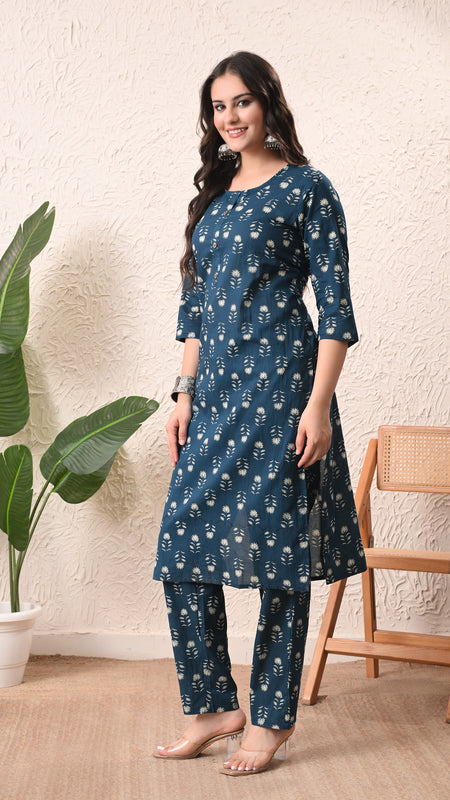 Teal Floral Straight kurta pant set with Sleeves